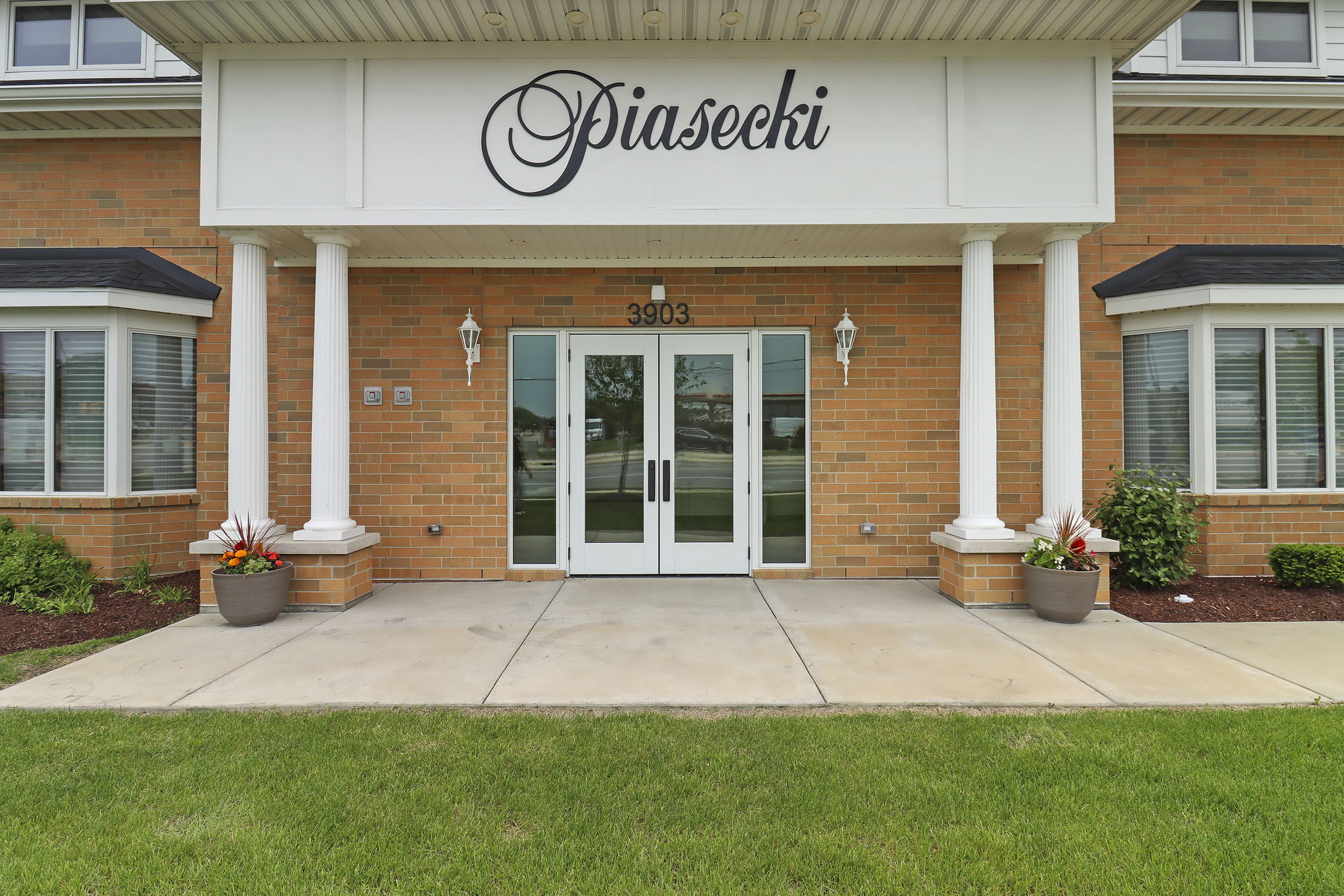 2 Web Or Mls K 6628 6th Ave, Kenosha, Wi 11